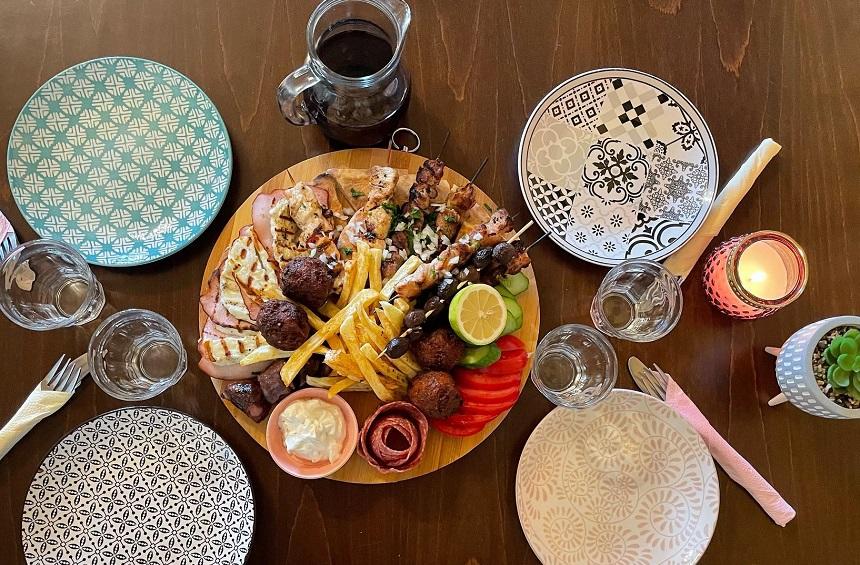 Το Ταβερνάκι της Λένιας: Μία παραδοσιακή ταβέρνα με μαμαδίστικες γεύσεις και κυπριακό «μπούκωμα»!