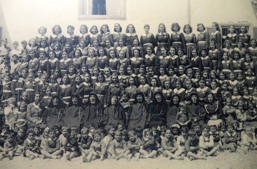 Μαθήτριες της σχολής το 1944.