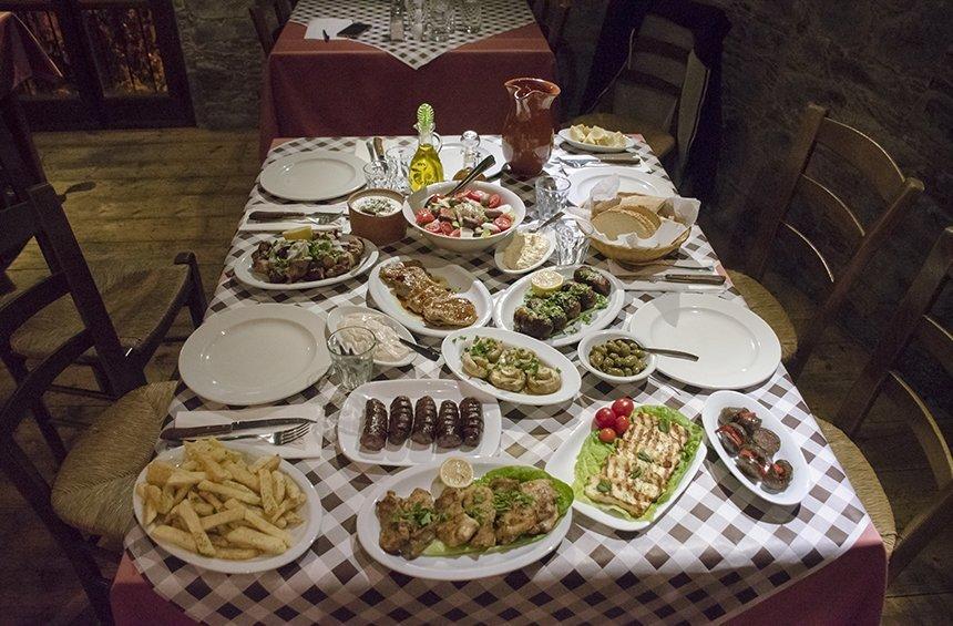 Kyperia: Η ταβέρνα που γίνεται και μπαρ, στο μεγαλύτερο ορεινό χωριό της Κύπρου!