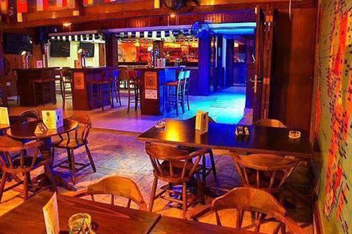 TAPS Bar & Grill Irish Pub