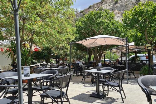 Caffe Marceletti: A modern hangout with views of Kouris valley!