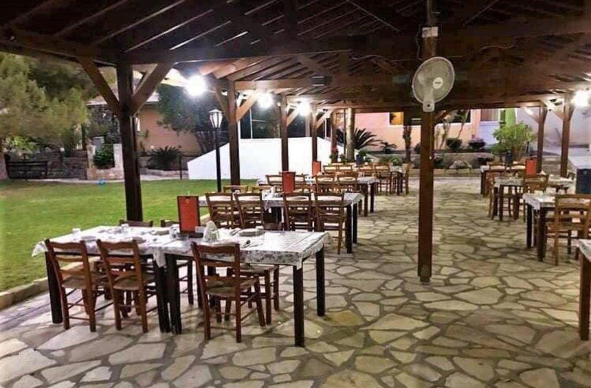 'I Avli tou Meze': A tavern just outside Limassol, with a large courtyard and playground!