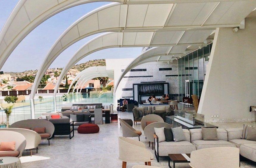 The Gallery: A lounge bar in Limassol, with an impressive balcony and sea views!