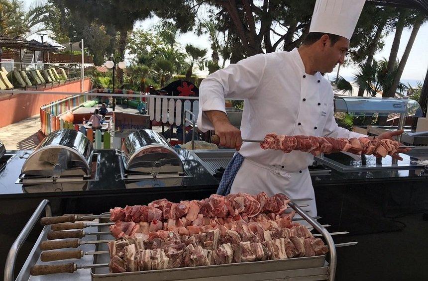 Traditional roast lamb: Easter with a seaview at Limassol's coast!