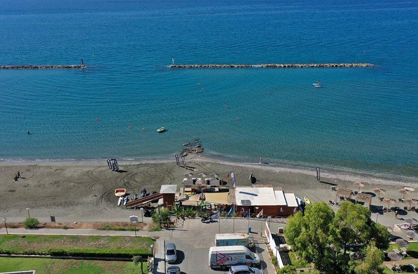 Agios Tychonas Beach (Saint Barbara)