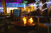 PHOTOS: Βραδιές γύρω από τη φωτιά, σε αγαπημένο beach bar της Λεμεσού!