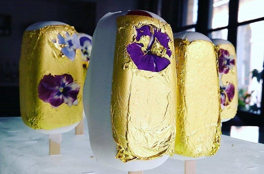 Παγωτό με φύλλο χρυσού: Απόλαυση με το άγγιγμα του Μίδα στη Λεμεσό!