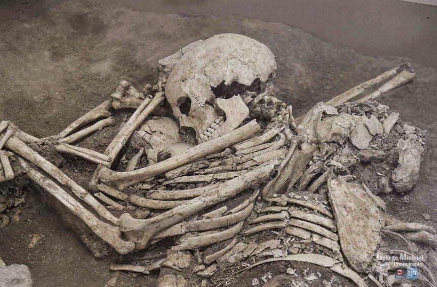 Τα οστά της τριμελούς οικογένειας, που αποκαλύφθηκαν στα ερείπια του Κουρίου!