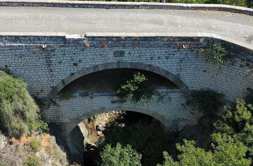 The double bridge of Trimiklini