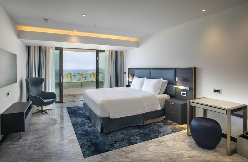 PHOTOS: The new, luxurious hotel in Limassol is taking its final form!