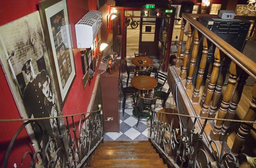 Chaplin's Bar: The vintage bar that brought friends together and left its mark on Limassol!