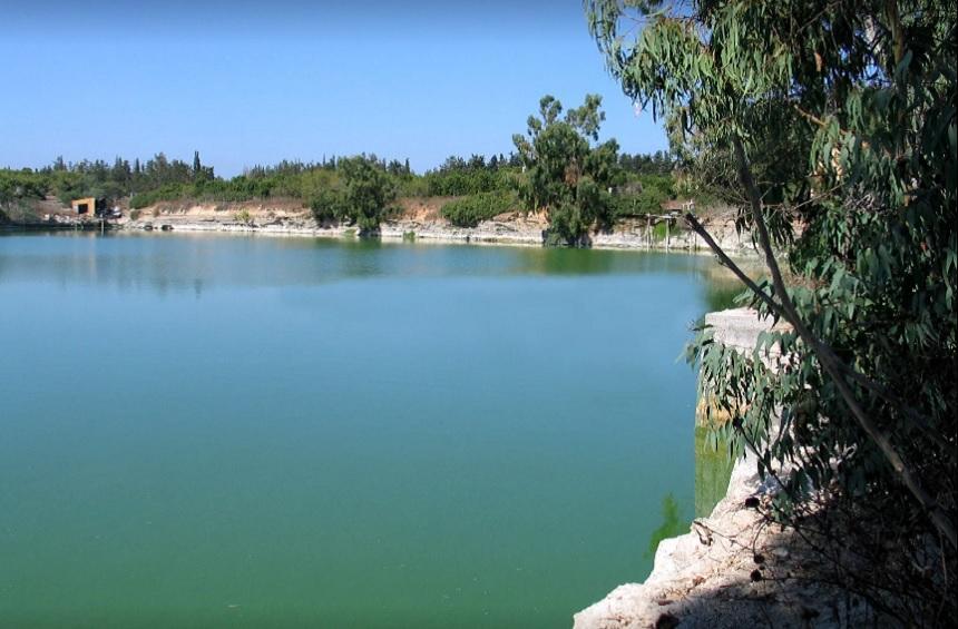 Despotiki Lake (Akrotiri)