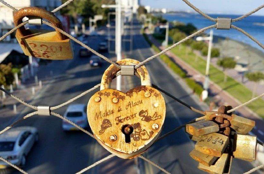 The Limassol bridge, that's dedicated to lovers!